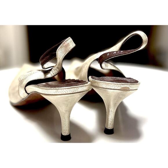 Donald J Pliner 9 Kitten Heel Pointy Heel Strap White Shiny Pearl Beauties - Picture 3 of 10